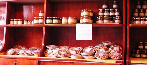 Hotel Fattoria Cerreto Abruzzo Teramo produzione e vendita prodotti tipici e biologici